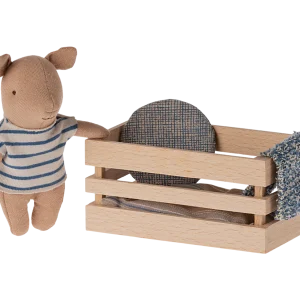 Maialino con culla in legno