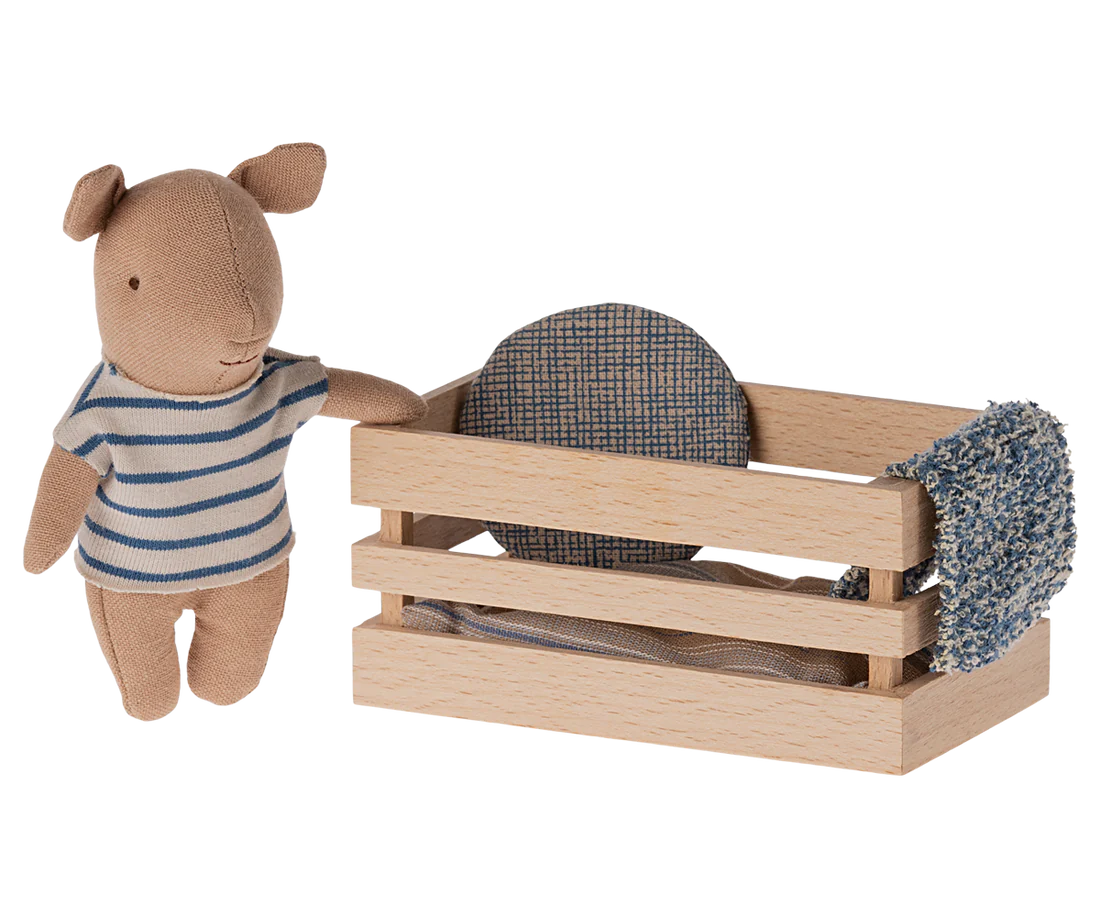 Maialino con culla in legno - immagine 2