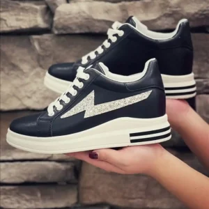 Sneakers con rialzo interno di 6 cm